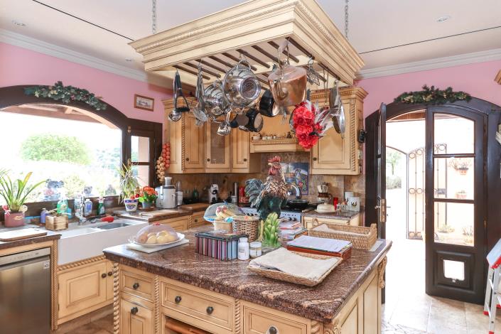 Image No.18-5 Bed Villa / Detached for sale