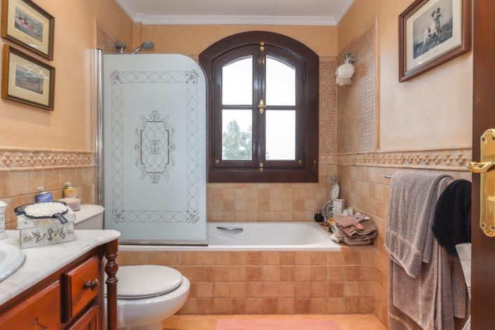 Image No.27-5 Bed Villa / Detached for sale