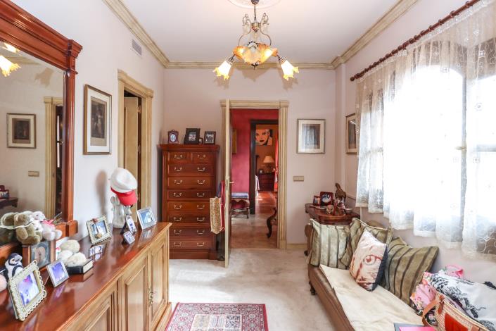 Image No.29-5 Bed Villa / Detached for sale