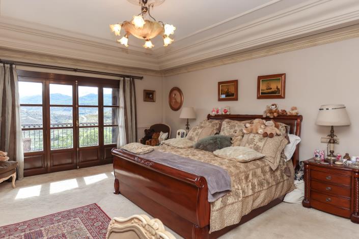 Image No.35-5 Bed Villa / Detached for sale