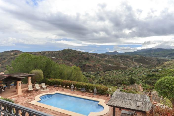 Image No.37-5 Bed Villa / Detached for sale