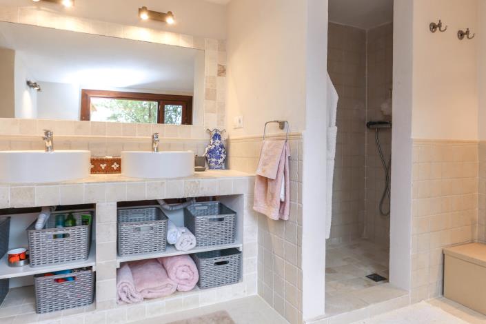 Image No.42-5 Bed Villa / Detached for sale