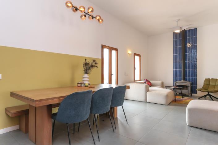 Image No.10-8 Bed Hotel for sale