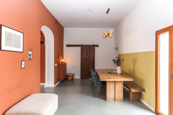 Image No.14-8 Bed Hotel for sale