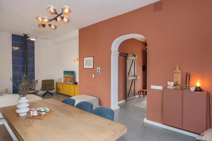 Image No.15-8 Bed Hotel for sale