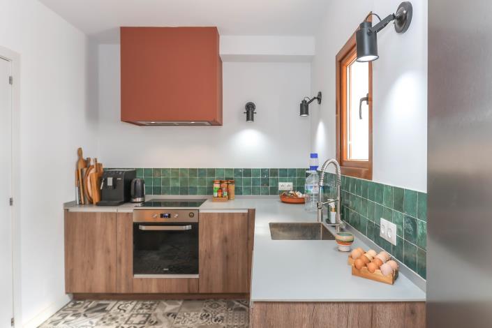 Image No.18-8 Bed Hotel for sale