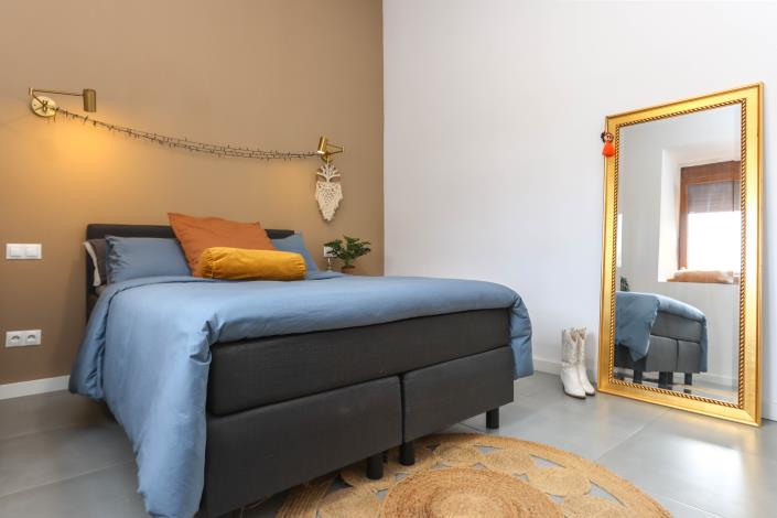 Image No.24-8 Bed Hotel for sale