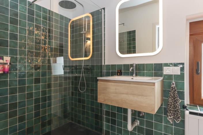 Image No.30-8 Bed Hotel for sale