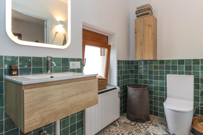 Image No.31-8 Bed Hotel for sale