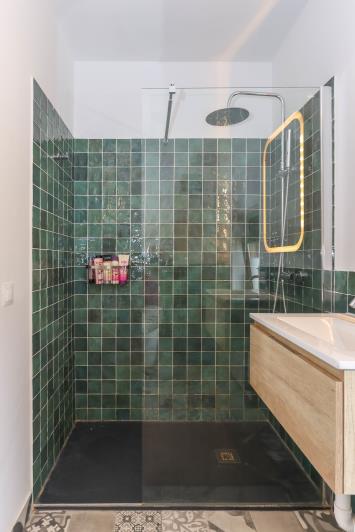 Image No.32-8 Bed Hotel for sale