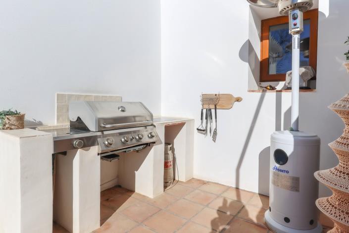 Image No.33-8 Bed Hotel for sale