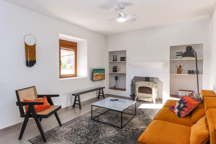 Image No.38-8 Bed Hotel for sale