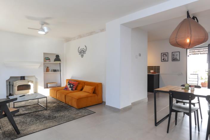 Image No.39-8 Bed Hotel for sale