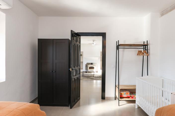 Image No.43-8 Bed Hotel for sale