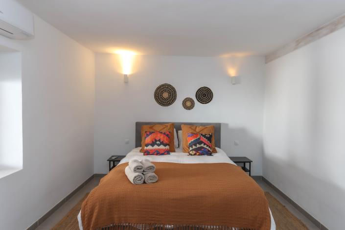 Image No.44-8 Bed Hotel for sale