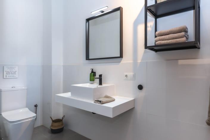 Image No.46-8 Bed Hotel for sale