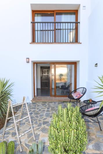 Image No.48-8 Bed Hotel for sale