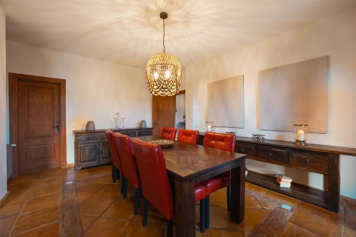 Image No.11-4 Bed Villa / Detached for sale