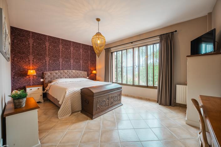 Image No.14-4 Bed Villa / Detached for sale