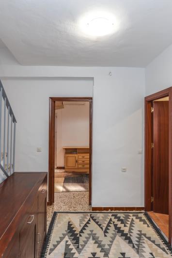 Image No.13-4 Bed Townhouse for sale