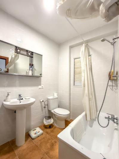 Image No.16-4 Bed Townhouse for sale