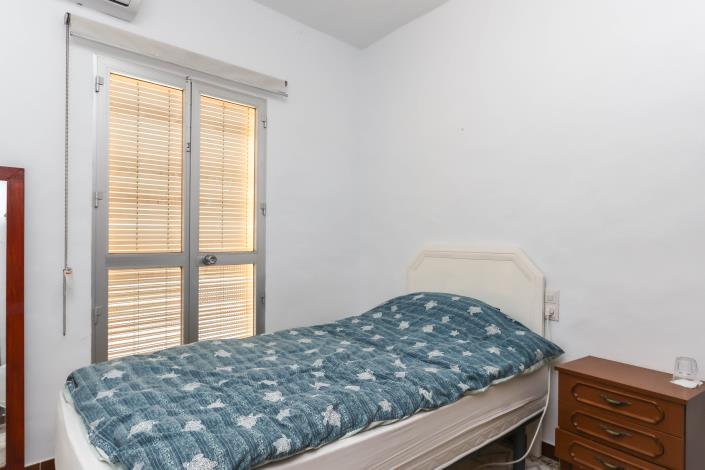 Image No.20-4 Bed Townhouse for sale