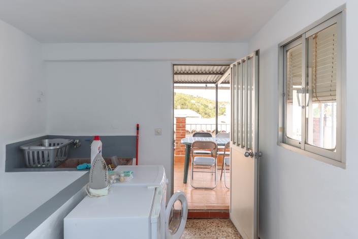 Image No.21-4 Bed Townhouse for sale