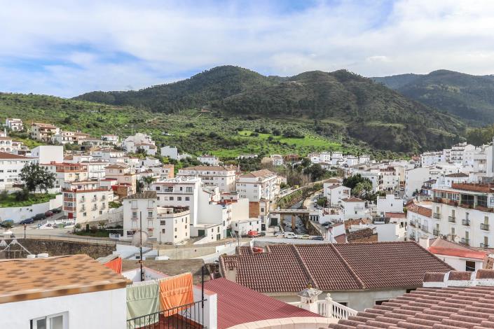 Image No.23-4 Bed Townhouse for sale