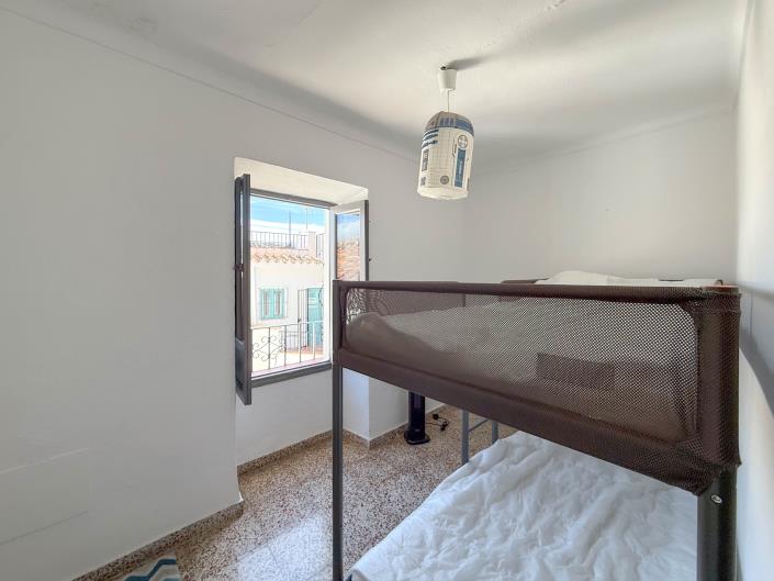 Image No.17-3 Bed Townhouse for sale