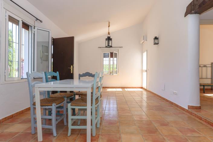 Image No.5-2 Bed Villa / Detached for sale