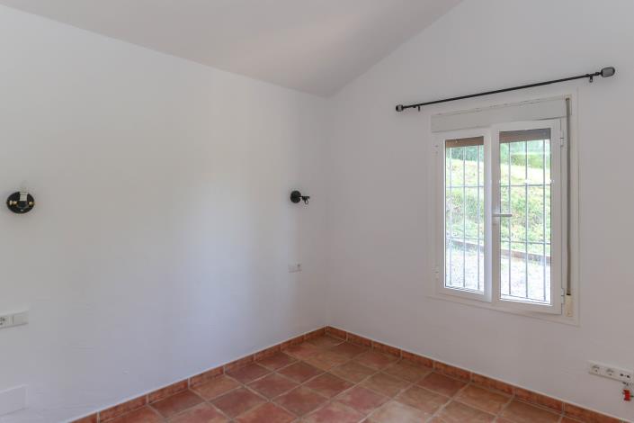 Image No.10-2 Bed Villa / Detached for sale