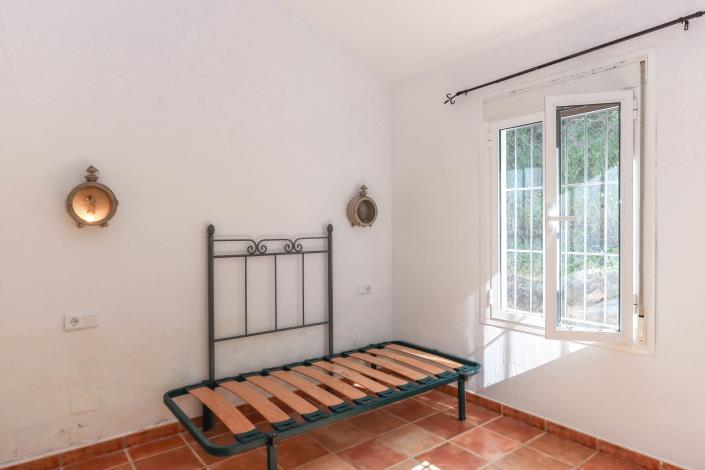 Image No.14-2 Bed Villa / Detached for sale