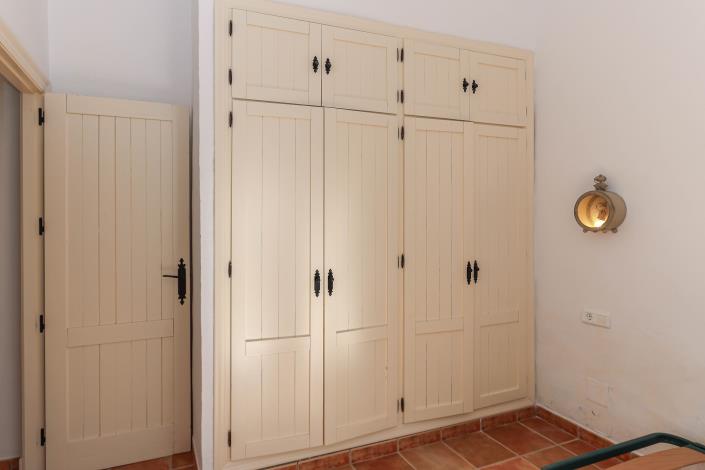 Image No.15-2 Bed Villa / Detached for sale