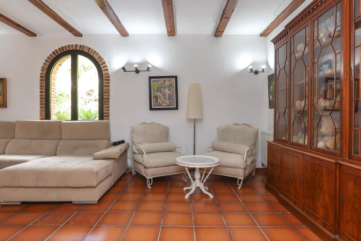 Image No.16-7 Bed Villa / Detached for sale