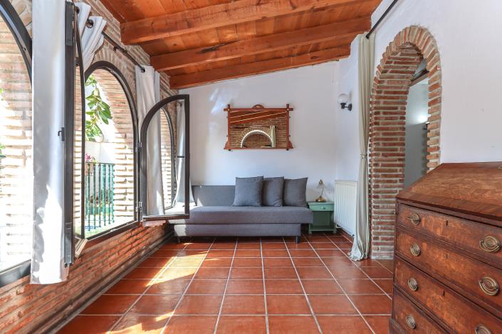 Image No.18-7 Bed Villa / Detached for sale