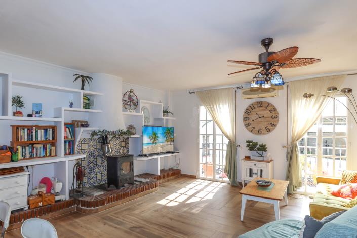 Image No.13-2 Bed Townhouse for sale