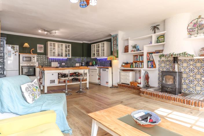 Image No.17-2 Bed Townhouse for sale