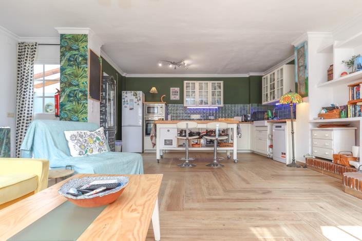 Image No.18-2 Bed Townhouse for sale