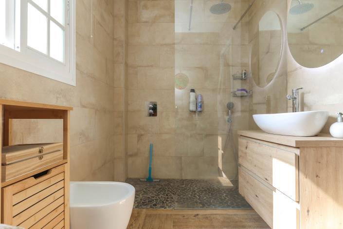 Image No.20-2 Bed Townhouse for sale