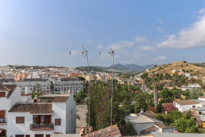 Image No.29-2 Bed Townhouse for sale