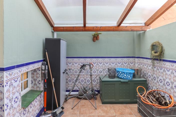 Image No.30-2 Bed Townhouse for sale