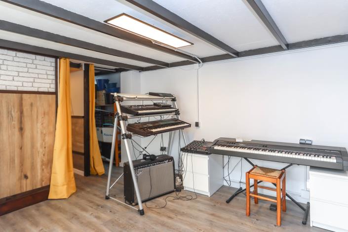 Image No.36-2 Bed Townhouse for sale