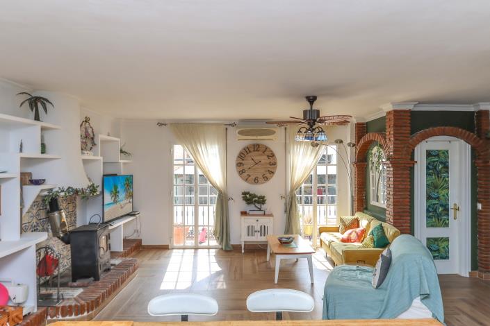 Image No.44-2 Bed Townhouse for sale