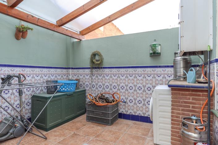 Image No.55-2 Bed Townhouse for sale