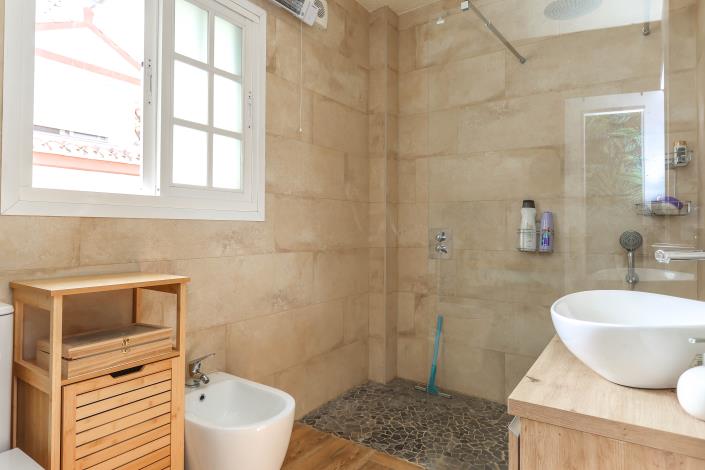 Image No.51-2 Bed Townhouse for sale