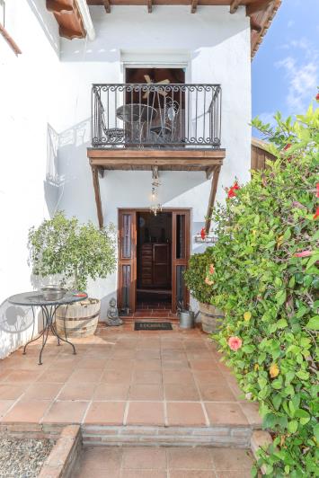 Image No.9-5 Bed Villa / Detached for sale