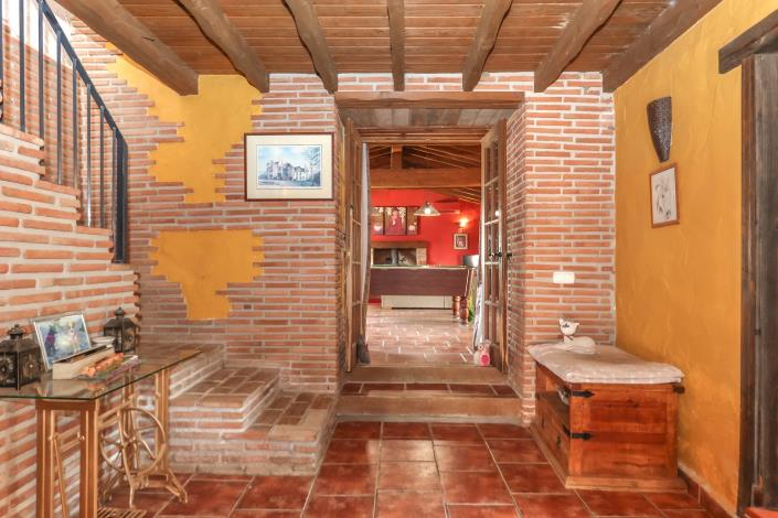 Image No.11-5 Bed Villa / Detached for sale