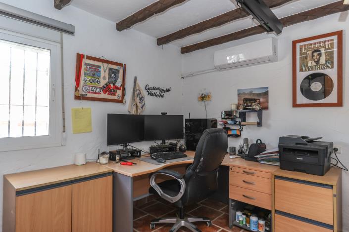 Image No.18-5 Bed Villa / Detached for sale