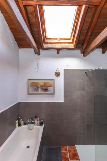 Image No.24-5 Bed Villa / Detached for sale