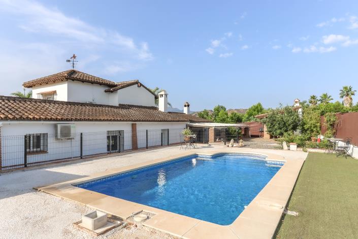 Image No.27-5 Bed Villa / Detached for sale